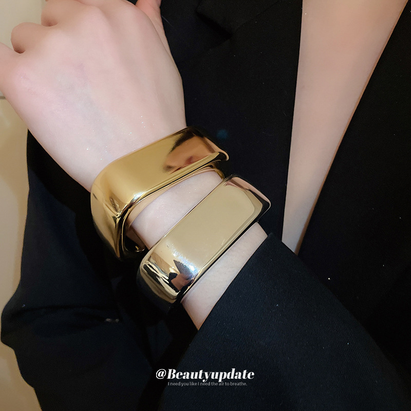 Pulsera abierta de onda transfronteriza europea y americana, pulsera de estilo frío exagerada de nicho, joyería de alta gama de lujo ligero de moda al por mayor