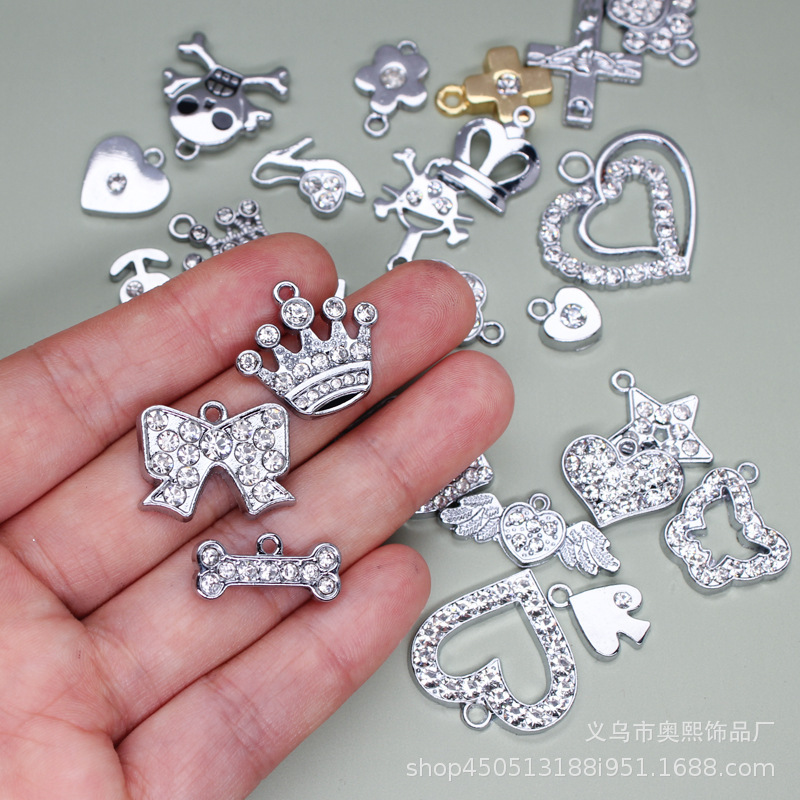Small Pendant DIY Keychain Clavicle Chain Alloy Rhinestone Pendant Bracelet Sweater Chain Accessories Jewelry Decoration Small Pendant DIY Keychain Clavicle Chain Alloy Rhinestone Pendant Bracelet Sweater Chain Accessories Jewelry Decoration