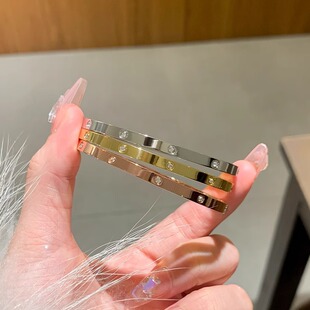 խ��4mm�߼��������CŮ�M荳��W���P䓕r���֭h����ͬ�����Ʒ