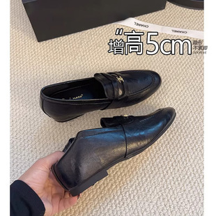 ����5~С���ńP���T����ƽ��һ�_�ņ�ЬŮ���m�r��ܛƤ�͹�СƤЬ