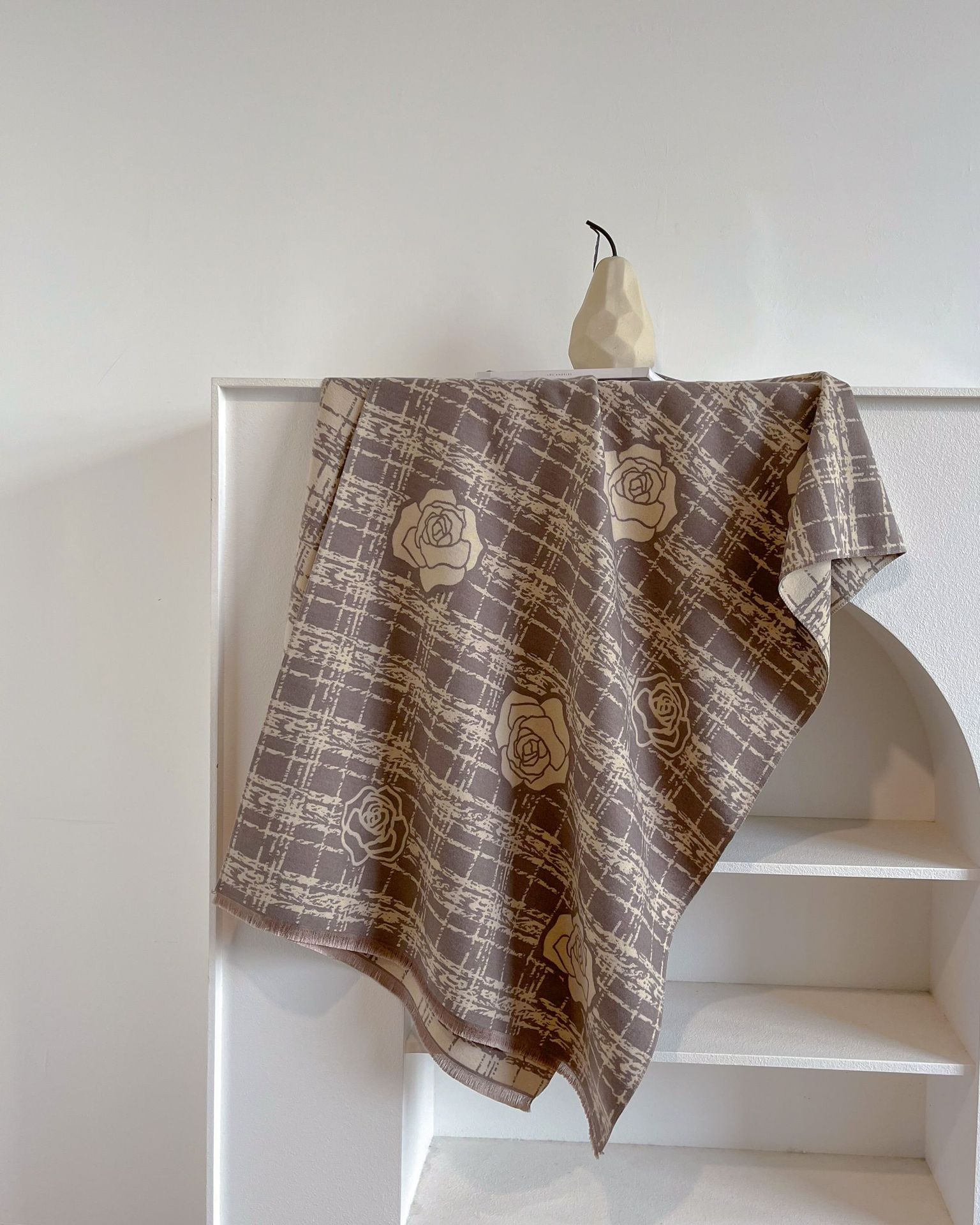 Popular de alto grado elegante estilo Chanel de doble cara Camelia chal engrosado Cachemira-como el otoño y el invierno cálido bufanda para las mujeres