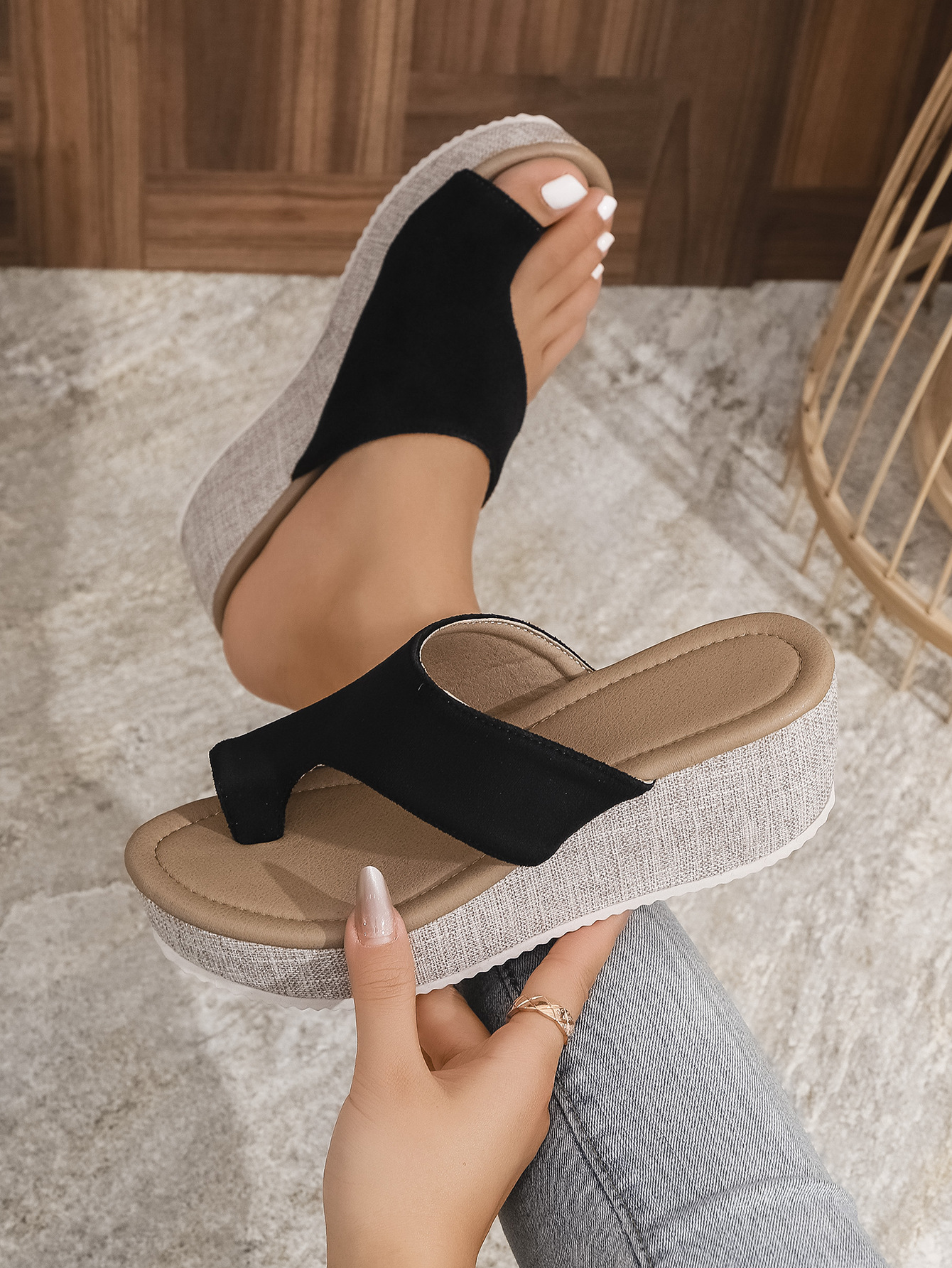 Damenschuhe Große Keilabsatz-Sandalen mit Zehenplattform und dicker Sohle, modische Schuhe_voghion.com