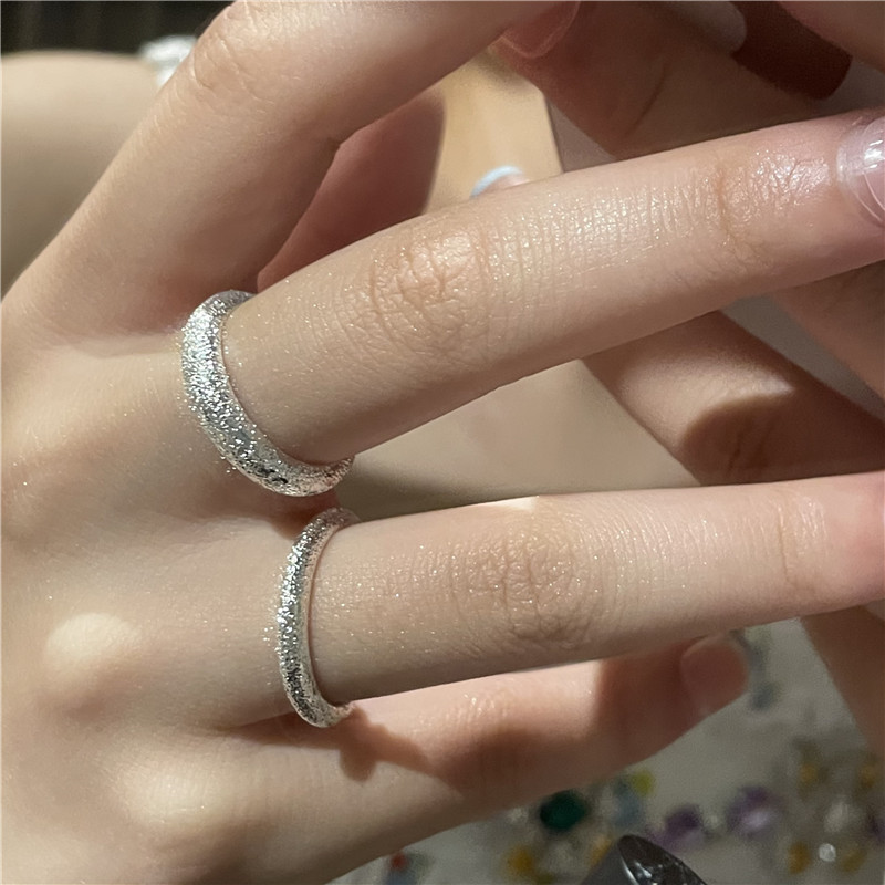 Koreanischer Modischer Nischen-metall-silber-pigment Ring Matti Erter Ring Weiblich 2021 Neuer Stil Gezeiten Netz Roter Zeigefinger Ring Ring display picture 3