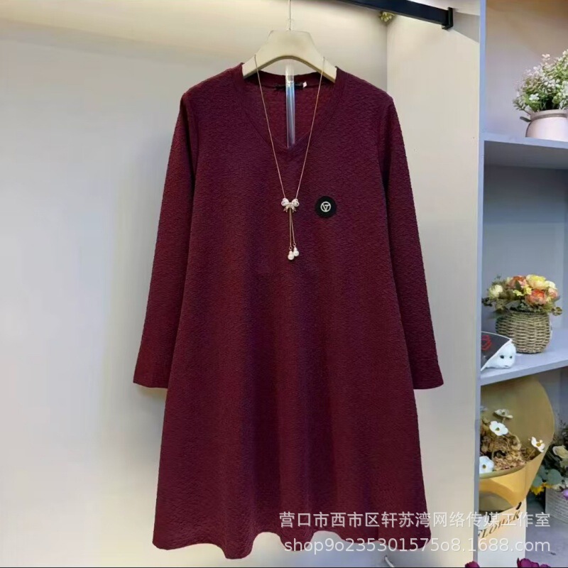 Plus-size women's new Chinese-style V-neck loose-fitting slimming dress for autumn, designed to conceal the body Plus-size women's new Chinese-style V-neck loose-fitting slimming dress for autumn, designed to conceal the body