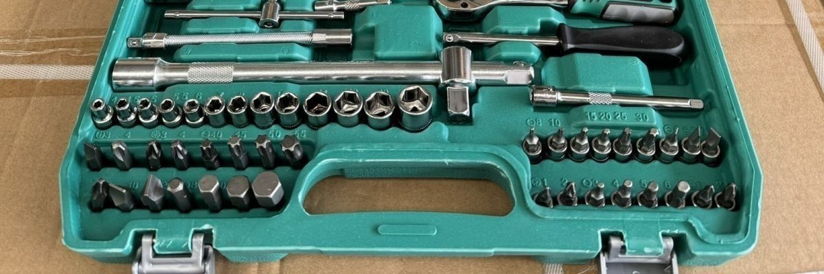 121-Piece Auto Repair Tool Set, Car Maintenance Repair Kit, Socket Set, Wrench Combination, Car Repair Wholesale
