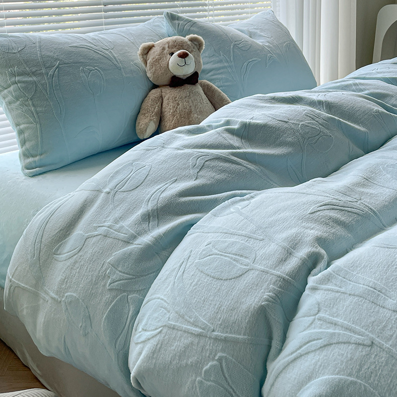 Espesado tallado de leche de lana de cuatro piezas conjunto 2025 nuevo coral lana de invierno sábanas de franela cubierta de cama