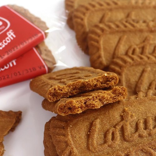 Belgium Imported Snacks Lotus and Qingbin Kahlua Caramel Sandwich Cookies 312.5g*93g Combo Pack