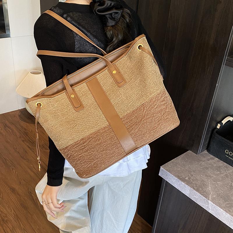 Bolso tote retro estilo Hong Kong 2025 verano nuevo estilo bolso femenino moda color contraste bolso de hombro de mezclilla de gran capacidad