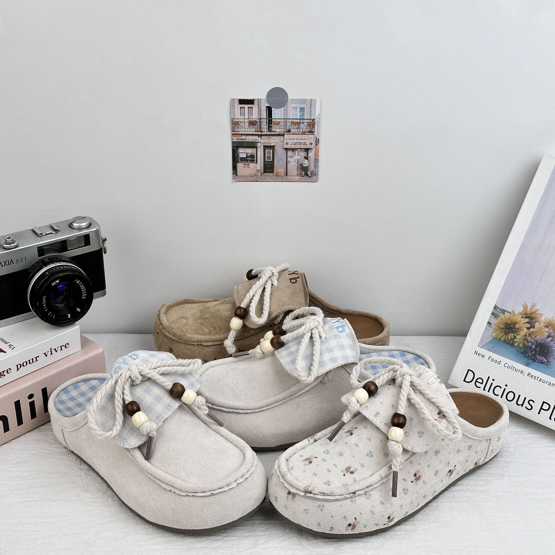 Yuanbo Baotou medio zapatillas mujeres 2025 verano nuevo bolken de mujer zapatos blancos pequeños zapatos de skate zapatos casuales