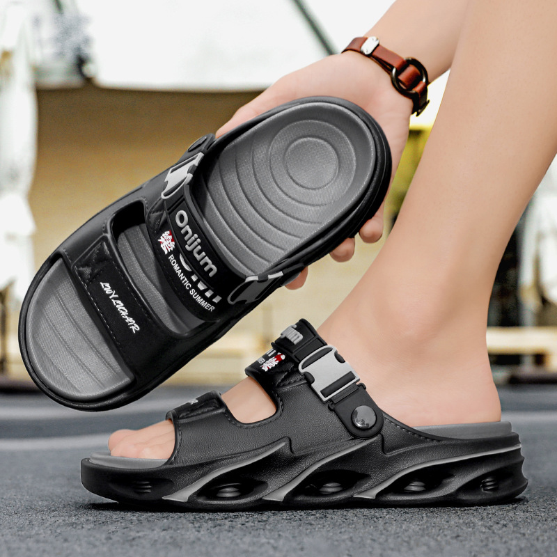 Zapatillas verano nuevo estilo casual para hombres sandalias de conducción de uso exterior tallas grandes sandalias de playa ligeras con sensación de mierda