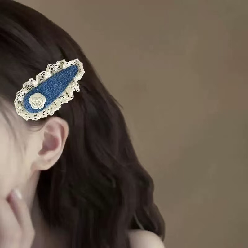 新款白色山茶花蕾丝花边牛仔盘发器小香风时尚仙女刘海夹头饰女