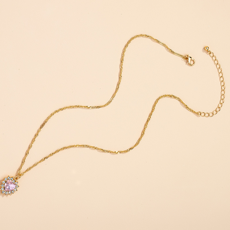 Korean Style Diamond Heart Pendant Necklace Wholesale Nihaojewelry display picture 4
