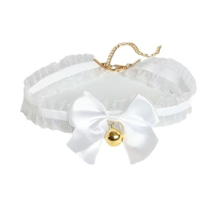 White lace collar