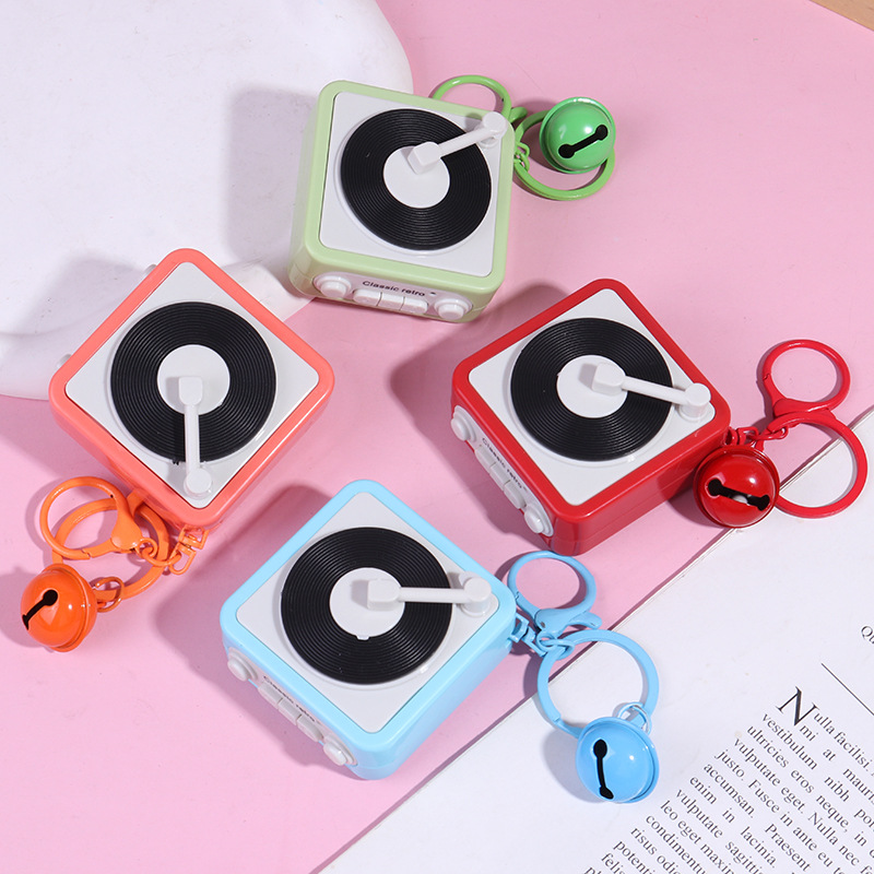Creativo retro grabadora de voz colgante descompresión caja de música juguete bolso de niña llavero colgante juguete pequeño