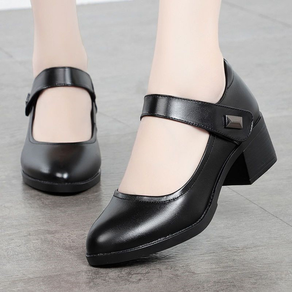 “mom shoes”