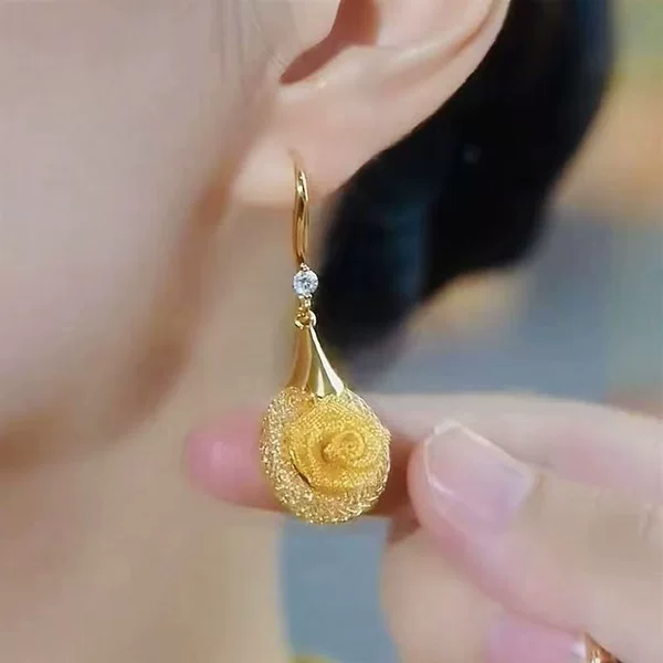 Popular Zircon Flower Personalized Earrings, Fashionable and Exquisite Light Luxury Earrings, Atmospheric Retro Design Earrings Wholesale for Women