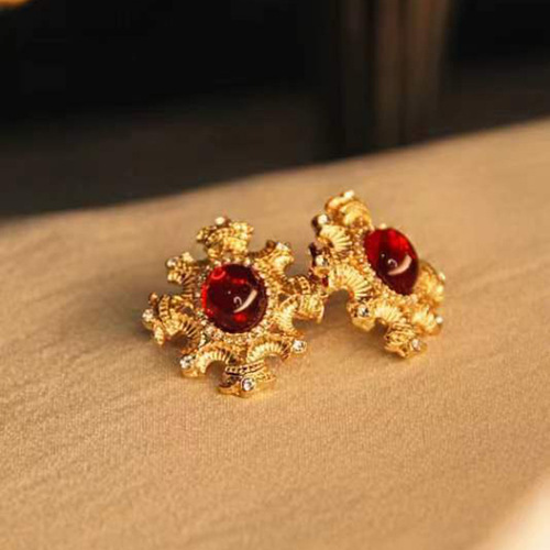 Retro Court Lightweight Luxury Red Resin Earrings, Exports, Gold-Plated Genuine Gold Vintage Flower Ruby Stud Earrings, Earing Accessories