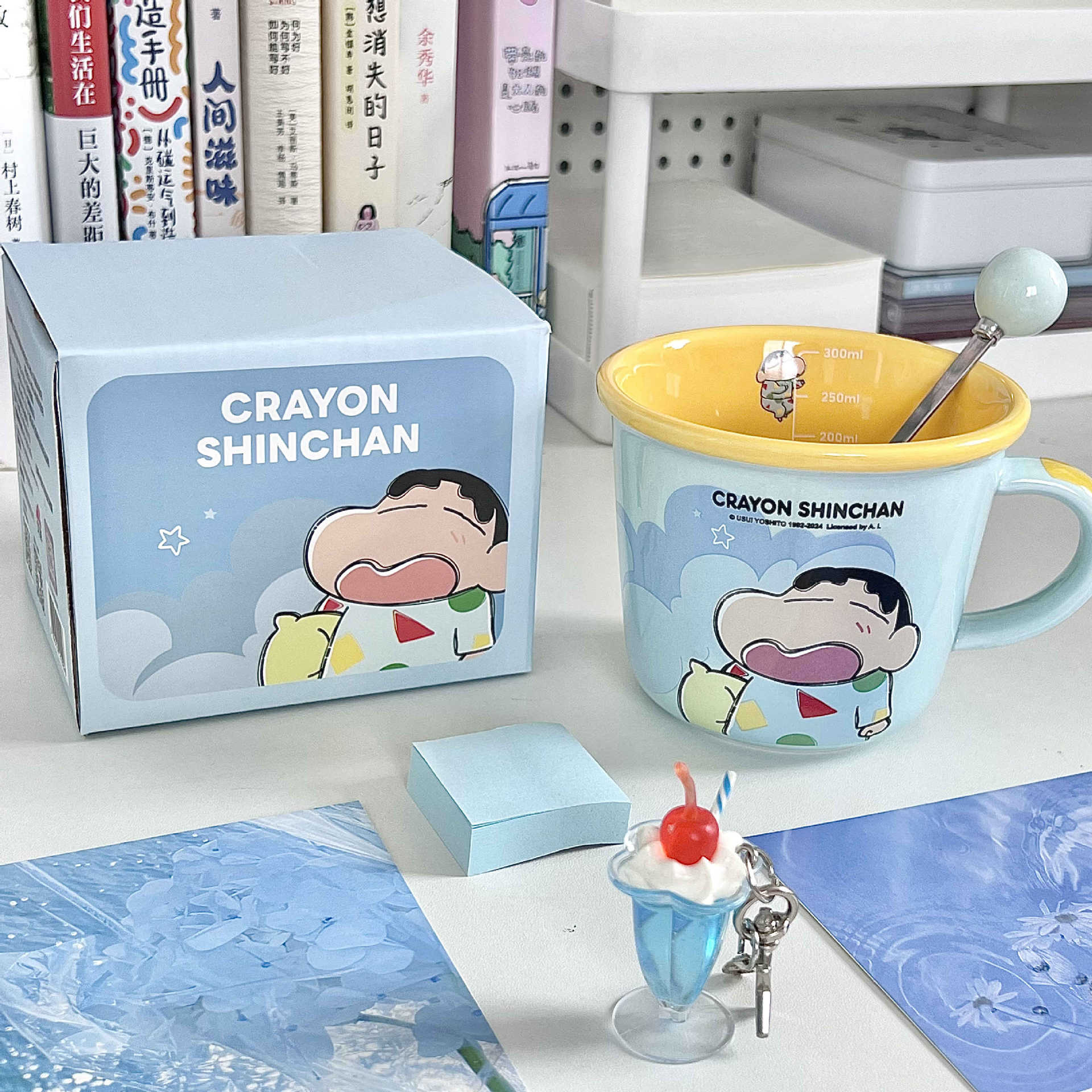 크레용 샤오 신 졸업 컵 블루 볼 스푼