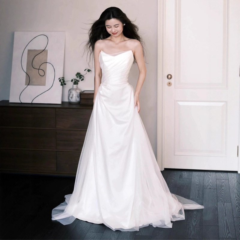 法式抹胸轻婚纱新娘森系出门纱缎面白色订婚敬酒服小拖尾迎宾礼服|undefined