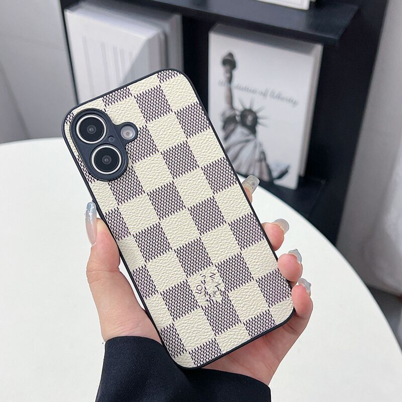 トレンドブランド 老眼鏡風 穴あき iPhone 16 Pro Max 高級感 iPhone 15 Pro ライトラグジュアリー 全面保護スマホケース|undefined