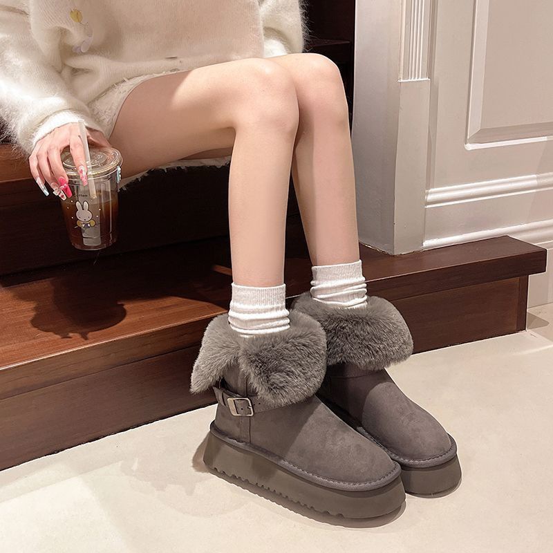 Nuevo tipo de botas de nieve para mujeres 2026 invierno pequeño con una base gruesa de lana gruesa zapatos de algodón corto del noreste para mujeres
