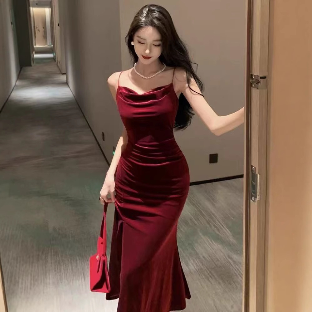 High-grade French Golden Velvet Sling dress Women's Autumn and Winter Sexy Tight Fishtail Dress Split Hip Dress