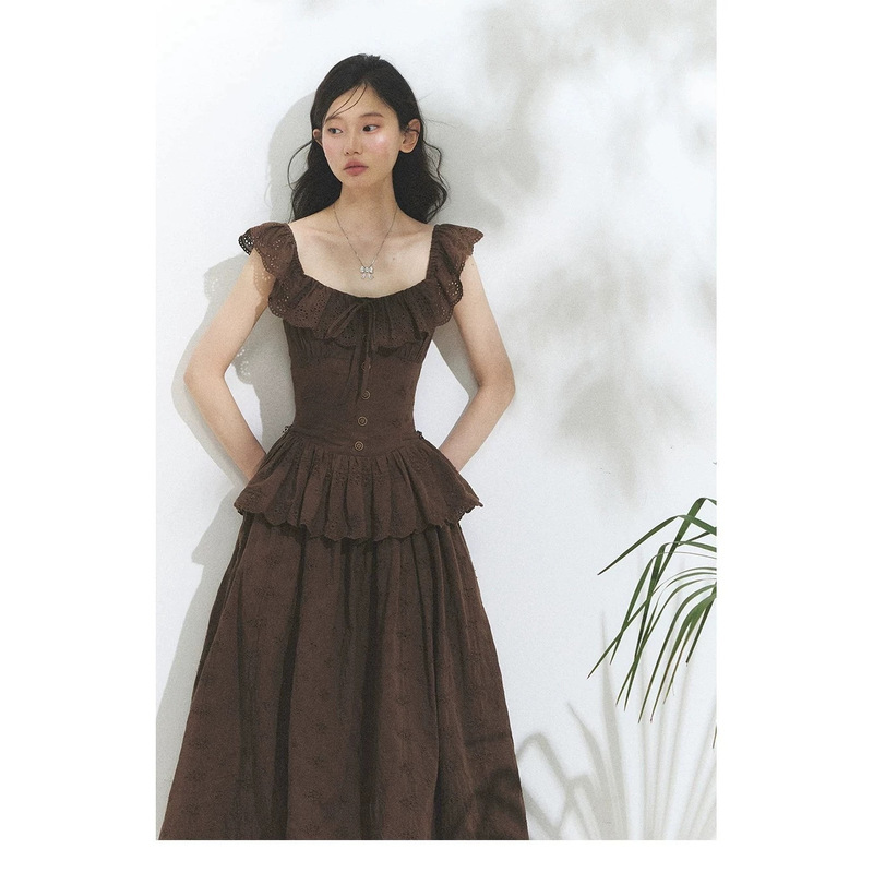 Annatto Brown Wild Retro Embroidered Square Neck Sleeveless Dress for Women, Waist-Cinching Slimming Lace Collar Brown Long Dress