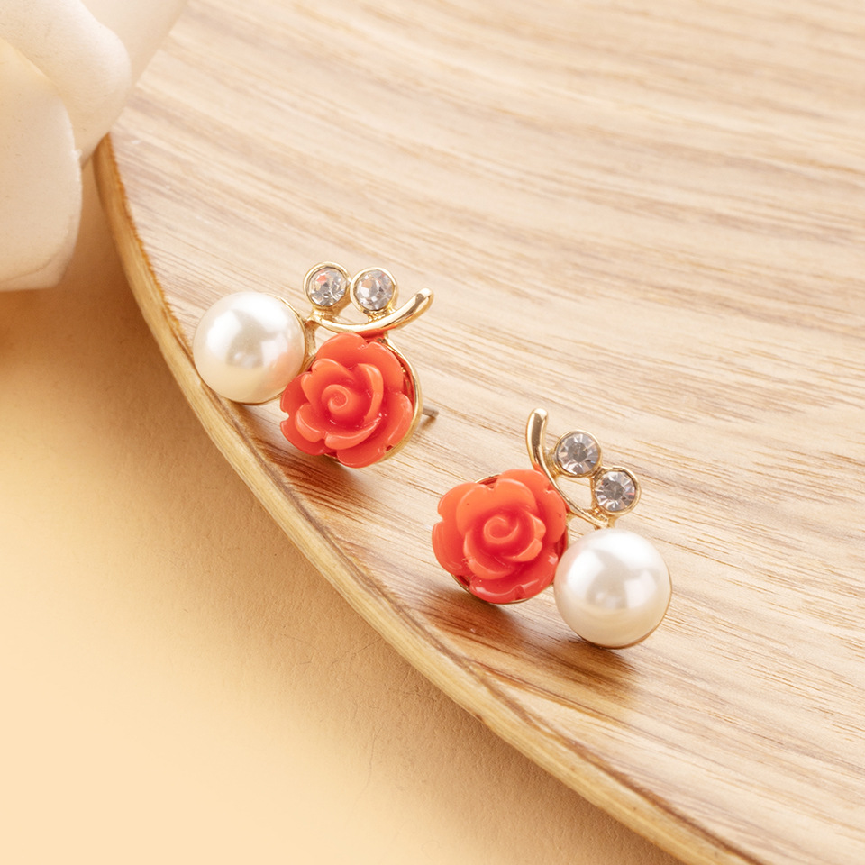 Simple Earrings Rhinestone Pearl Retro Petal Earrings Earrings Accessories display picture 5