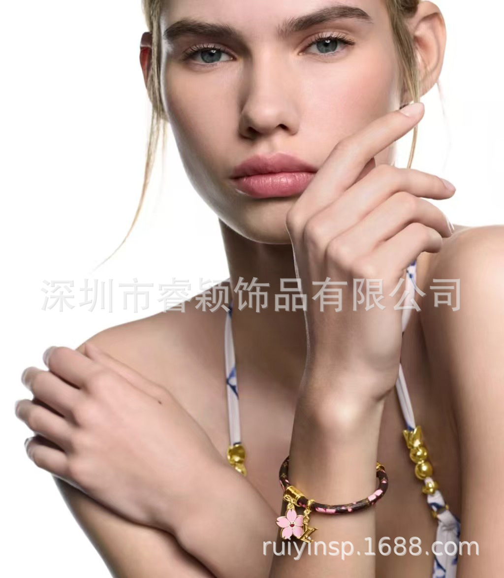 e803df3bde7fad89199acf4257df29