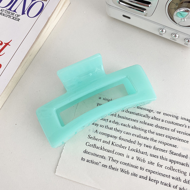 Leche marrón grande clip hembra red rojo invierno felpa horquilla trasera cabeza clip horquilla tocado tiburón clip al por mayor