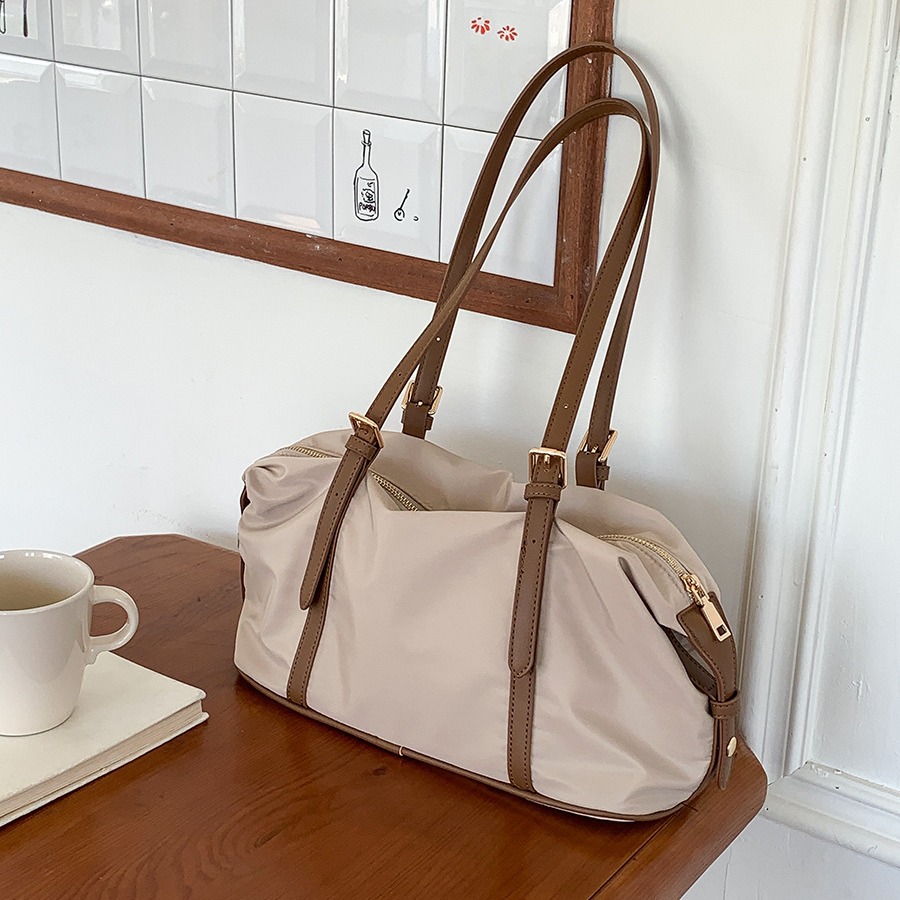 Nylon spalla grande capacità, semplice e versatile ascella ba, alla moda splicin, design di nicchia, pendolari donne_voghion.com