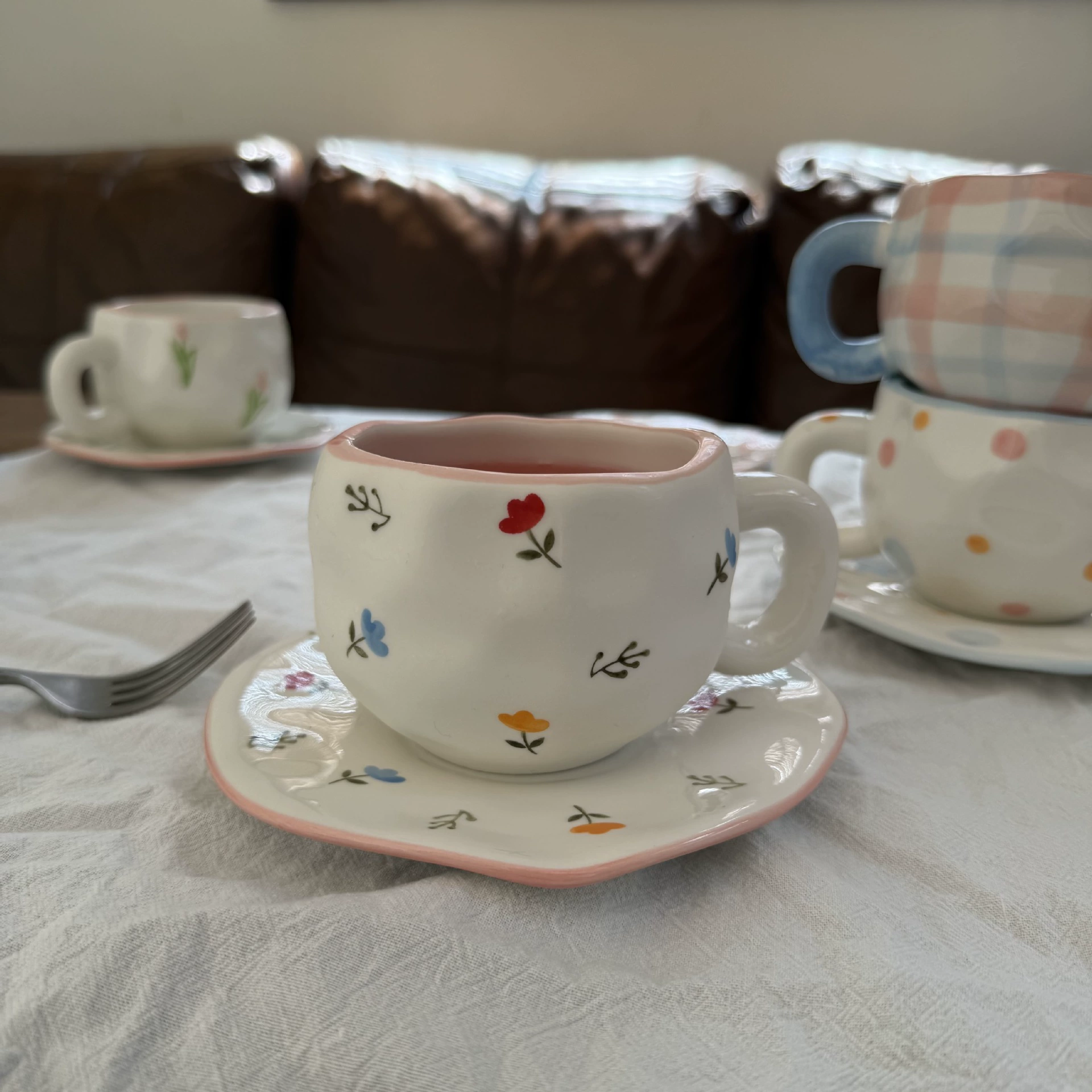 Ceramic coffee cup set INS Japanese retro, hand-painted irregular saucer, vintage style