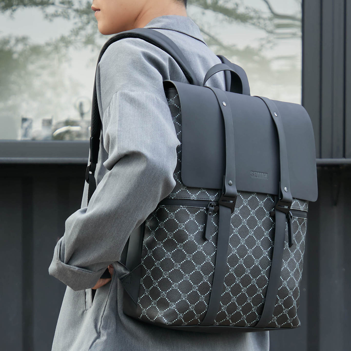Premium Business Laptop Backpack For Men And Women, 16-Inch Leather Commuter Bag, Professional Work And School Backpack - Thumbnail 4