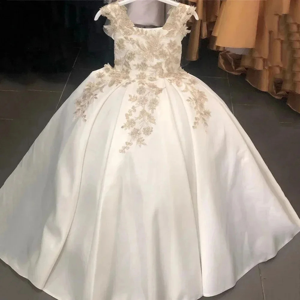 Nuovo abito da damigella d'onore elegante con applicazioni in pizzo e piccolo strascico, da principessa, per palcoscenico._voghion.com