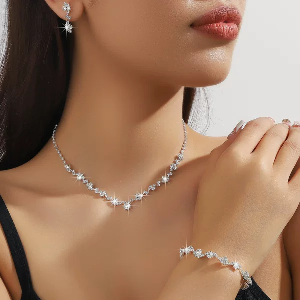 Simple and Exquisite Jewelry, Hot-Selling Necklace, Earrings, and Bracelet Set, Three-Piece Set, Full Diamond Clavicle Evening Dress Accessories