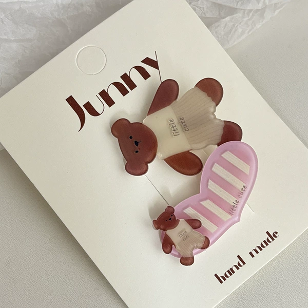 Hairgrip, with little bears