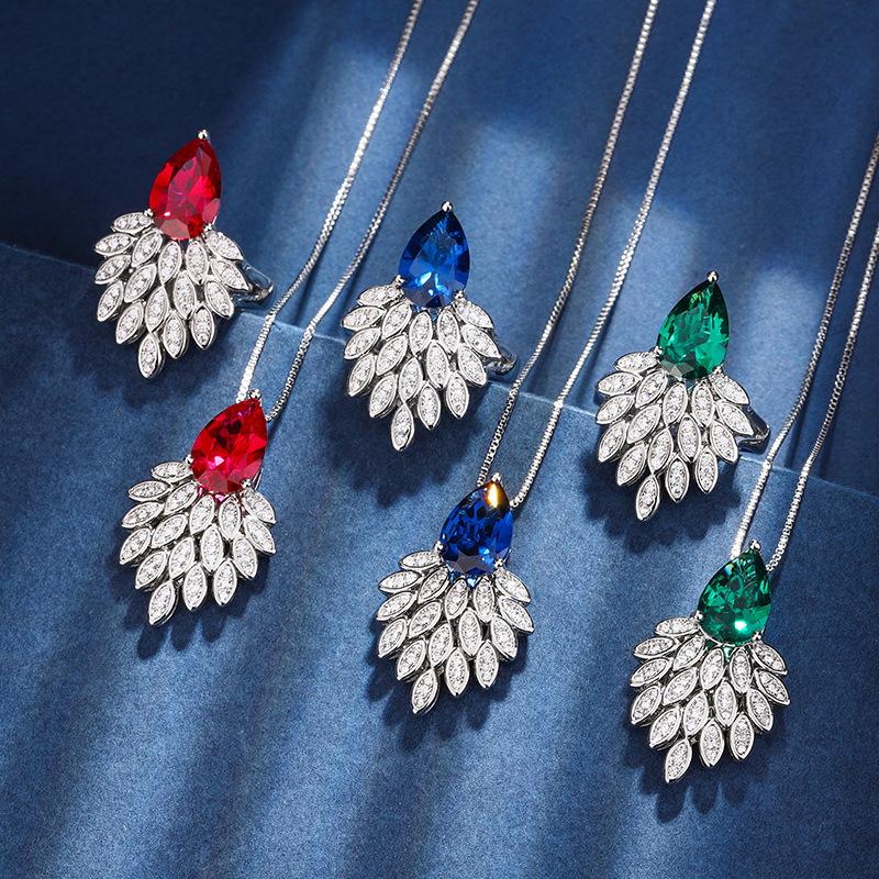 2024 nuevo estilo Zhuang Sheng joyería cobre inferior chapado en oro moda simulación color tesoro corindón temperamento colgante traje femenino 8*12