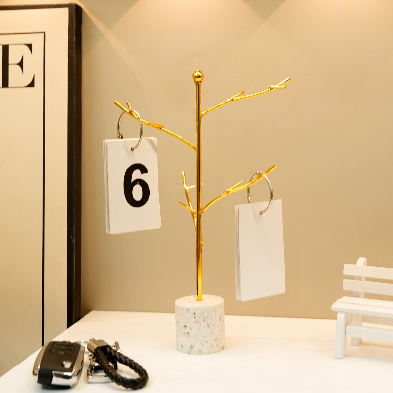 Scandinavian Accessible Luxury Iron Jewelry Rack Small Tree Fork Key Pendant Storage Rack Jewelry Necklace Earrings Ring Display Rack