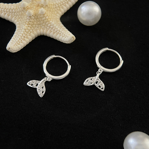 Hollow Fishtail Earrings for Women Light Luxury Niche Design Full Diamond Micro-Inlaid Zircon Earrings  New Trend