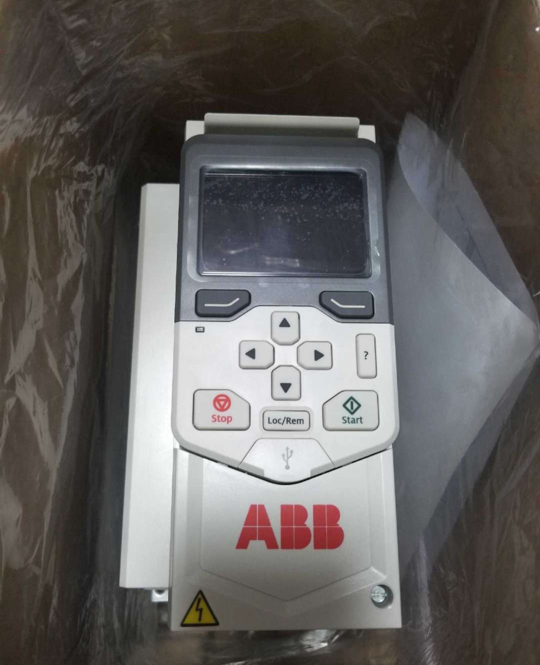  全新正品7.5KW变频器ACS530-01-017A-4质保一年公司现货