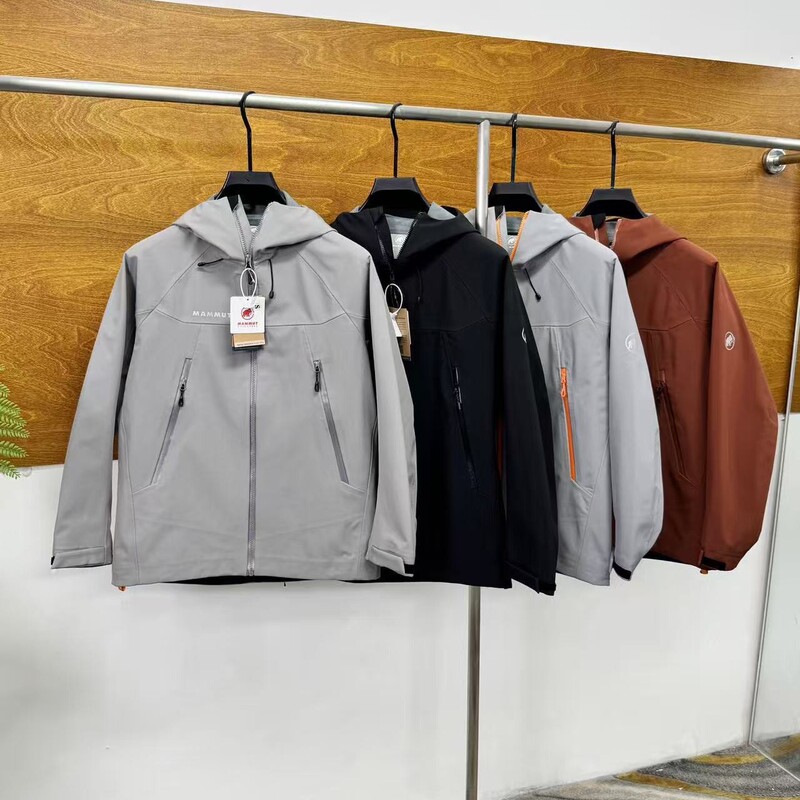 2026 Autumn New Mammoth Softshell Jacket Outdoor Sports Casual Men's and Women's Couple Style Top 2026 Autumn New Mammoth Softshell Jacket Outdoor Sports Casual Men's and Women's Couple Style Top