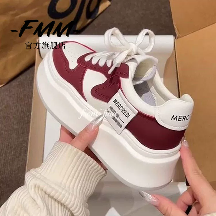 2024 Новый Маккуин Маленькие белые туфли Женская толстая подошва увеличенные кроссовки Женская сетка дышащая повседневная модная обувь
