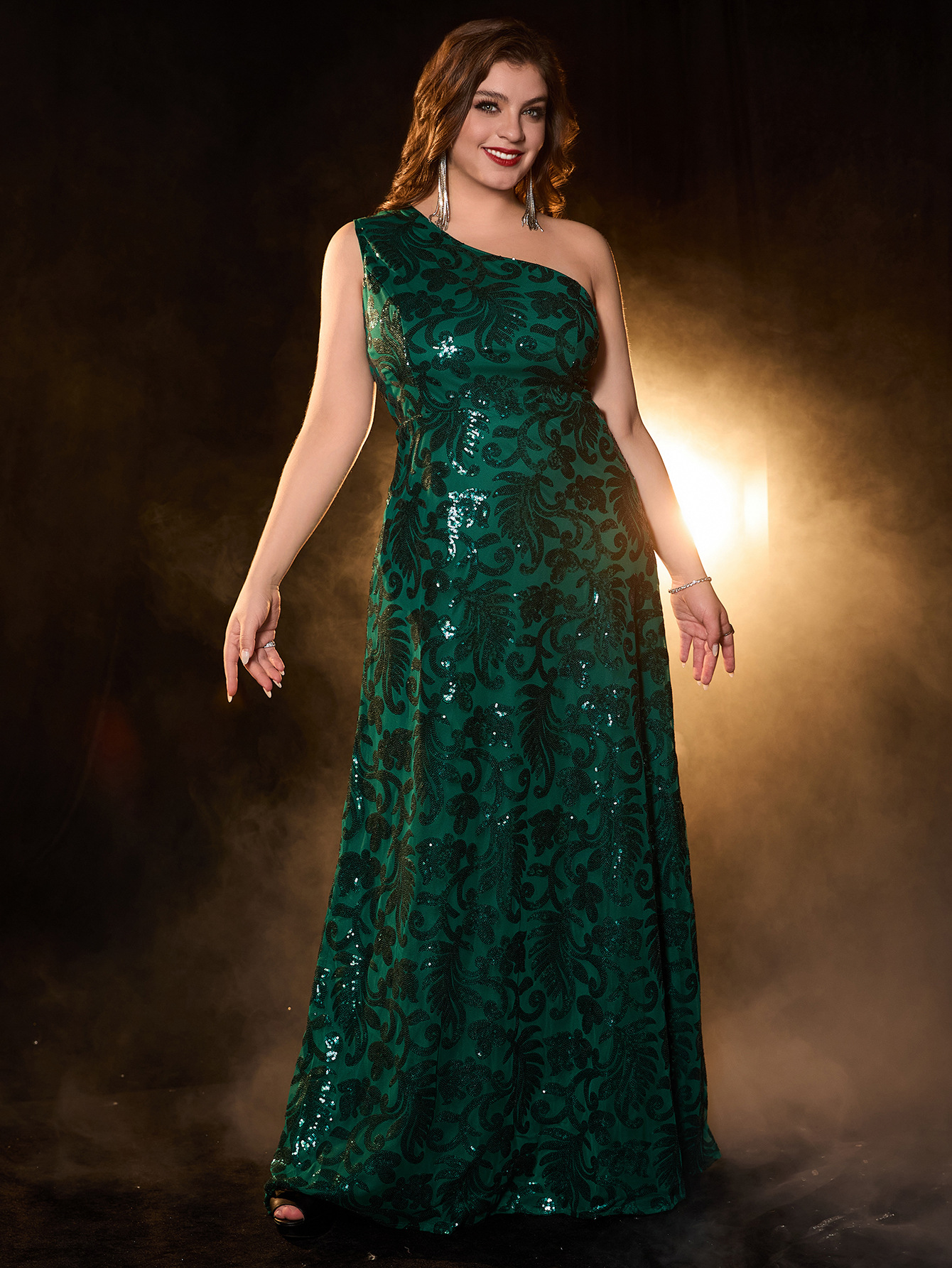 Vestido de talla grande vestido de noche caliente vestido de noche brillante europeo y americano comercio exterior cuello diagonal sin mangas falda larga Amazon elegante image 1