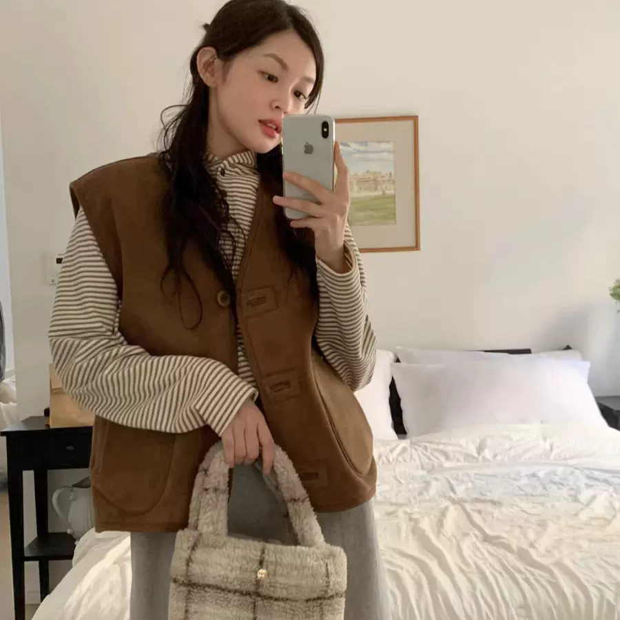 生C2025冬季新韩国东大门复古v领单排扣皮毛一体两面穿马甲外套女