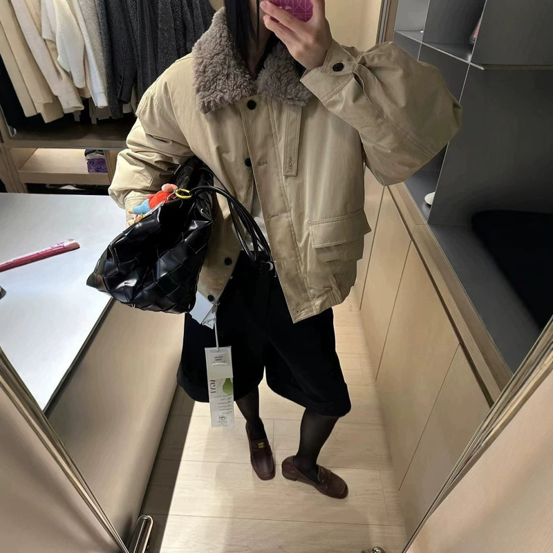 In-Stock 2026 Winter New Korean Style Color-Blocked Lamb Wool Lapel Workwear Parka Goose down Barn-Style down Jacket In-Stock 2026 Winter New Korean Style Color-Blocked Lamb Wool Lapel Workwear Parka Goose down Barn-Style down Jacket