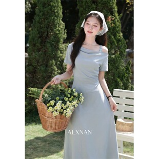 ��ʽһ�ּ��{ɫ�B��ȹ��Ů���ļ�2026�¿�޺ÿ���߅�ȼ�¶���Lȹ