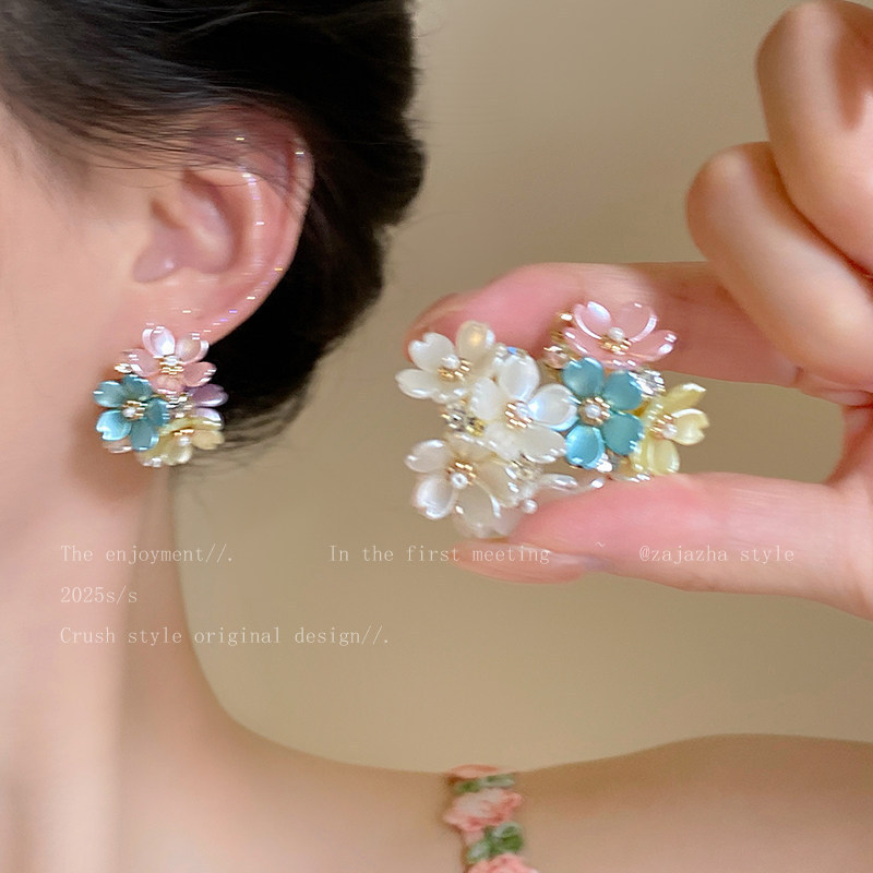 Vacancias suave hilo de malla brilla petal pendientes 2026 nuevo super temperamento perla perla hermosa joyas de orejas