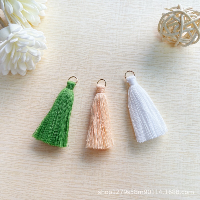 멀티 컬러 재고 5cm 폴리 에스테르면 링 술 의류 액세서리 DIY 액세서리 작은 펜던트 스파이크 도매