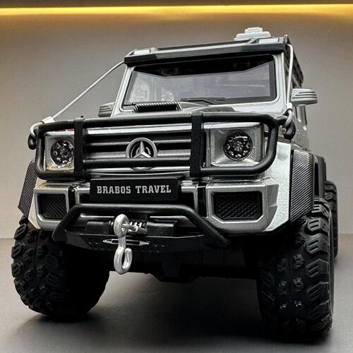 Chezhi alloy car model 1:24 Daben G550 off-road vehicle sound and light pull back toy car music model ornaments collection