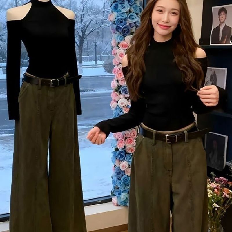 Hollow-Out Comfortable Black Niche Minimalist Long-Sleeve Off-Shoulder T-Shirt for Socialites, Exquisite Slim-Fit Waist-Cinching Base Top for Spring and Autumn